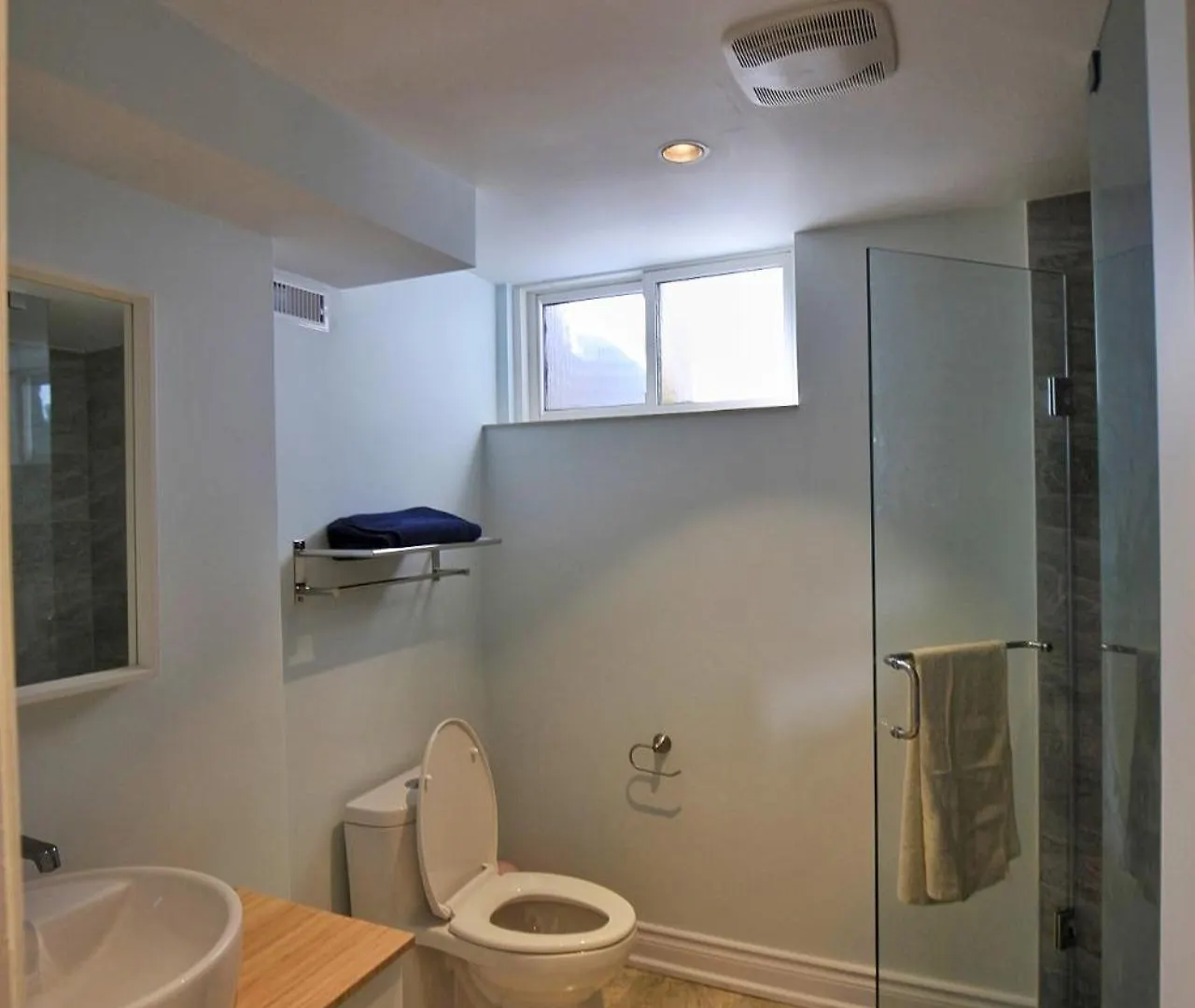 Bayview Village Private Suite Торонто