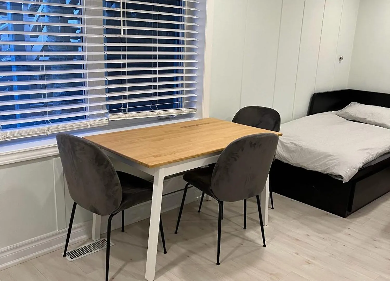 Bayview Village Private Suite Toronto Canada